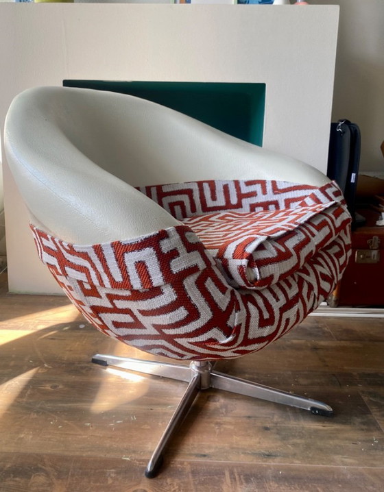 Image 1 of Bucket Chair Vintage - Cream/Terracotta/Chrome