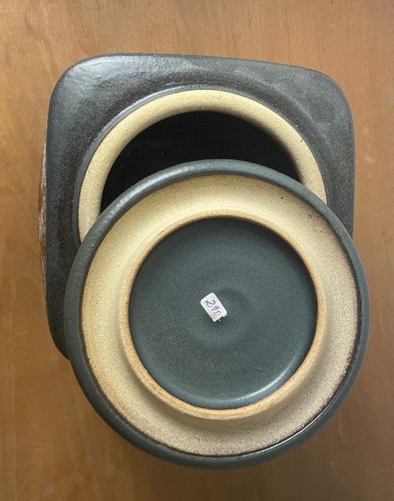 Image 1 of Vaso con coperchio, gres, Martin Goedersmann