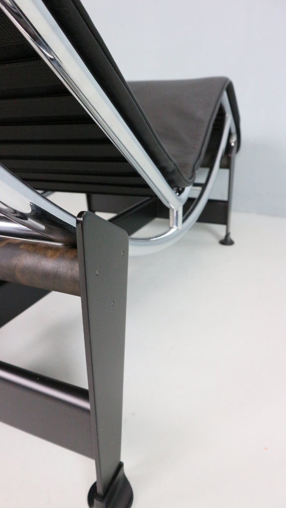 Image 1 of Black leather LC4 chaise longue by Le Corbusier for Cassina, 1980s