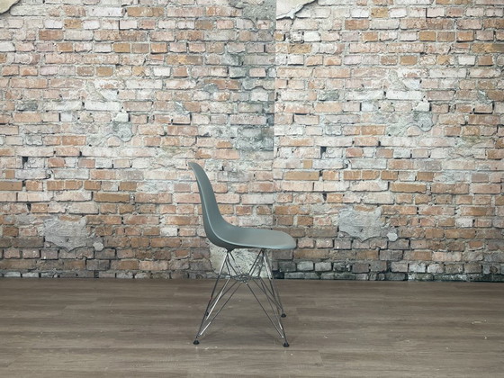 Image 1 of Vitra DSR grigio