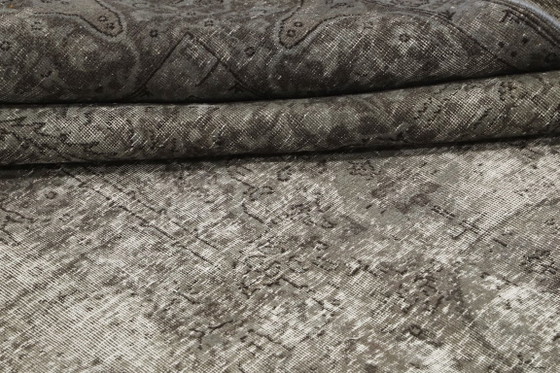 Image 1 of Hand-knotted vintage art rug 440x297