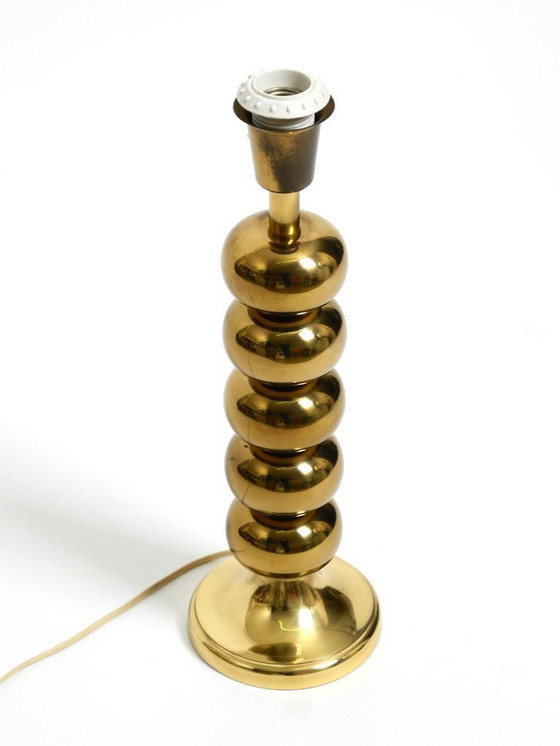 Image 1 of Rarissima grande lampada da tavolo in ottone degli anni '70 con paralume in velluto nuovo di Aneta Växjö Svezia