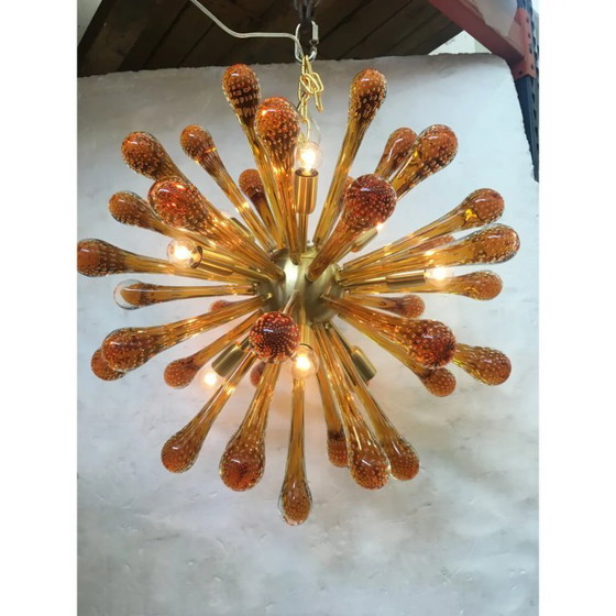 Image 1 of Lustre Sputnik en verre de Murano avec structure dorée et pampilles d'ambre