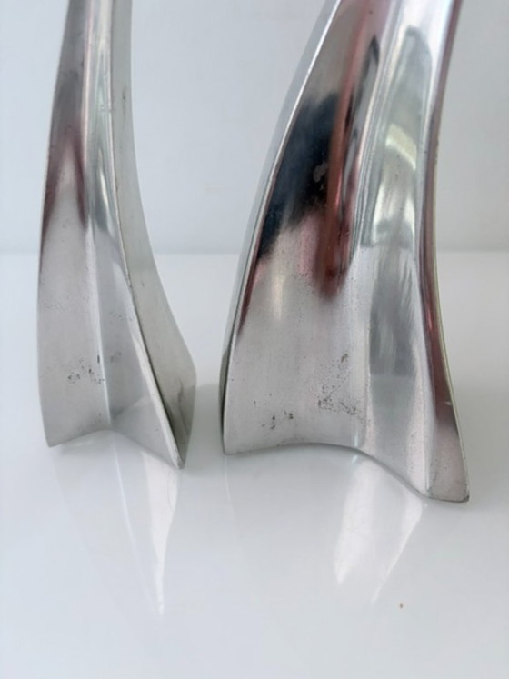 Portacandele Swan iconici di Matthew Hilton per SCP – Aluminium (photo 23 of 24)