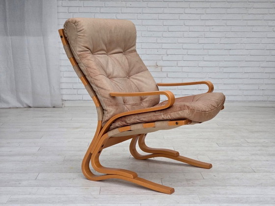 Image 1 of Noorse fauteuil uit de jaren 70, model "Kengu", beige meubelleer.