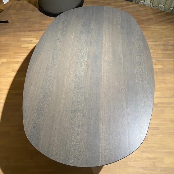 Image 1 of Leolux Columna dining table - 165x110