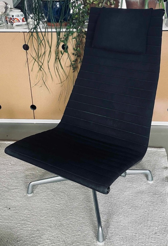 Image 1 of Vitra Eames Aluminium Chair EA 124