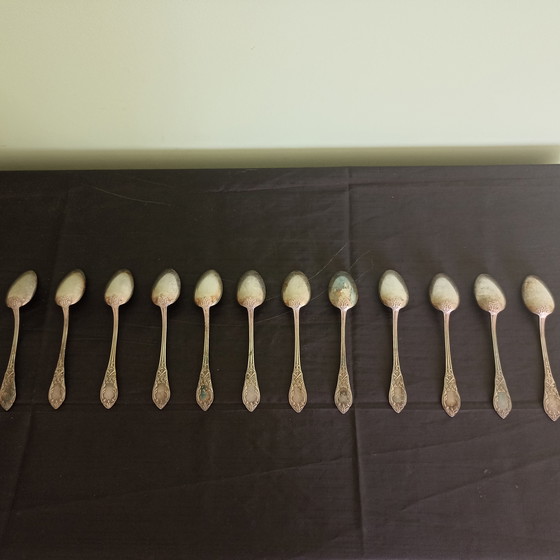 Image 1 of Casete antiguo de 12 cucharas de postre – Métal Blanc Alliages – P. Monnin Arras