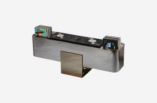 X-DECK, console de DJ contemporaine en acier inoxydable et laiton massif