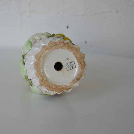 Image 1 of 1x ceramic vegetable basket