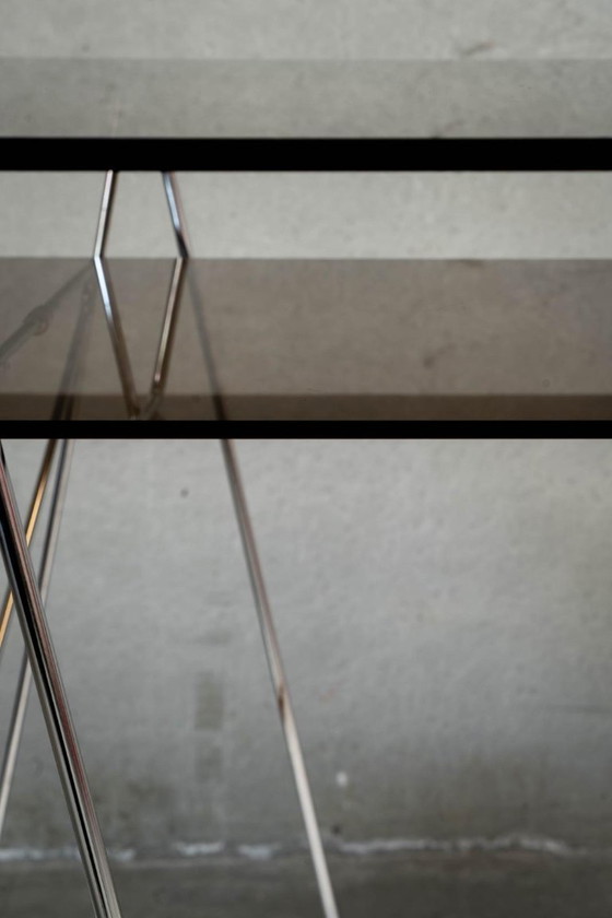 Image 1 of Bureau vintage en verre avec base chromée