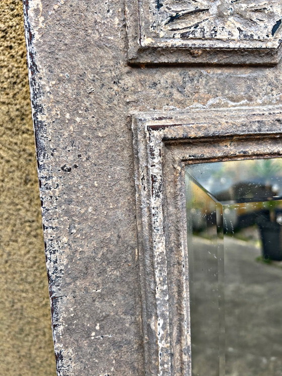Image 1 of Large patinated mirror – Antique stone effect

