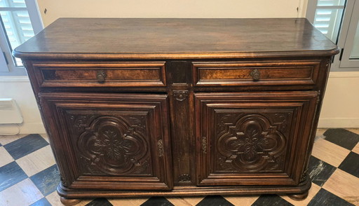 Aparador Luis XIII de dos puertas del siglo XVIII