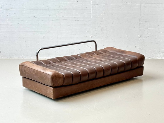 Image 1 of Sofá cama DS-85, un modelo emblemático de De Sede, color marrón coñac, Suiza, década de 1960.