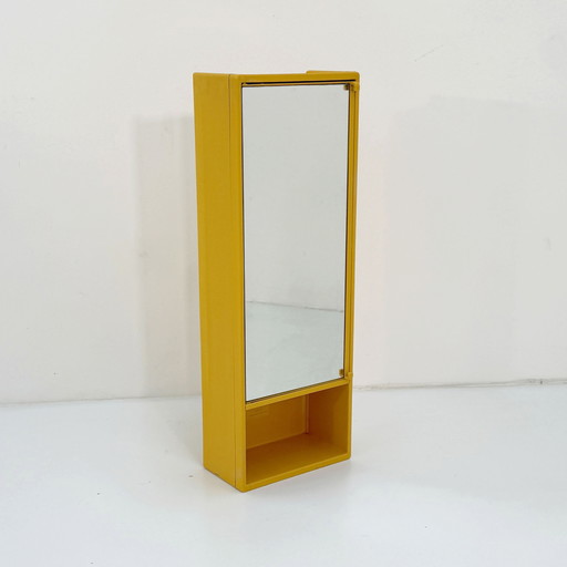 Pharmacie jaune par Olaf Von Bohr pour Gedy, 1970