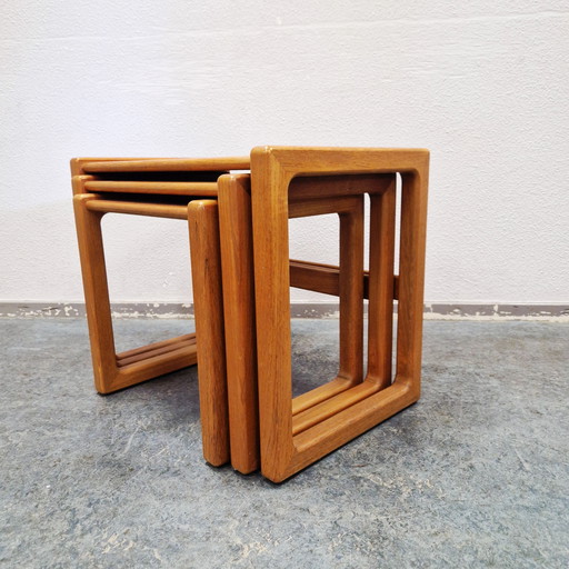 Vintage Danish mimi set nestling tables tables d'appoint en teck