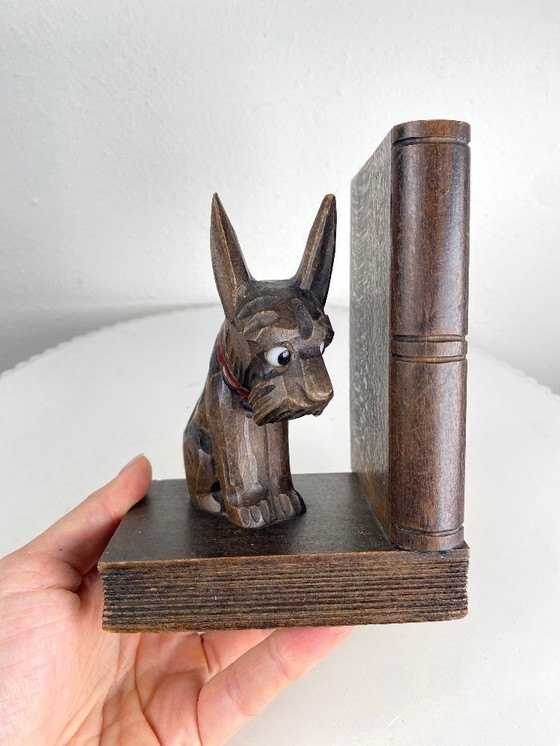 Image 1 of Vintage handgesneden houten honden boekensteunen - Scottie Terrier boekensteunen - Rustiek Bibliotheekdecor