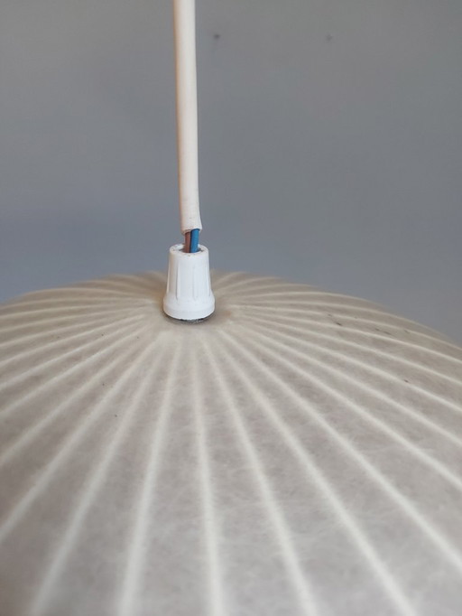Vintage Cocoon Hängelampe UFO -förmige Pendelleuchte aus den 60er Jahren Goldkant Lechten
