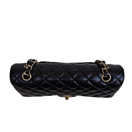 Chanel Classic Flap medium – Crossbody bags, Lambskin (photo 6 of 17)