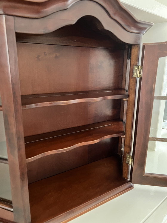 Image 1 of Vitrina de pared con sello original de taller danés y número de inspección.