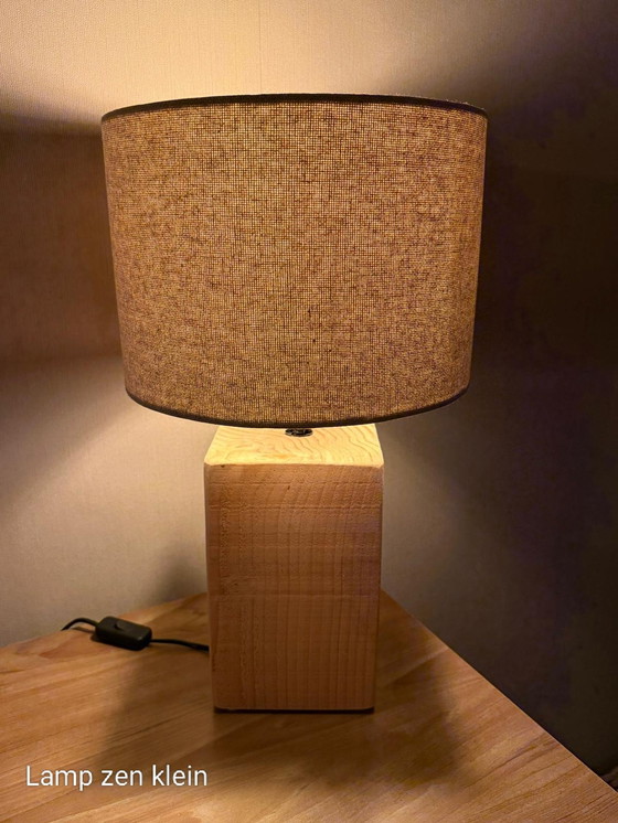 Image 1 of Beautiful robust table lamp