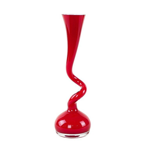 Red vase, Swing Vase, Danish design, manufactured by Normann Copenhagen, designed by Britta Bonnesen