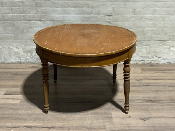Image 1 of Table ovale française avec une belle patine authentique