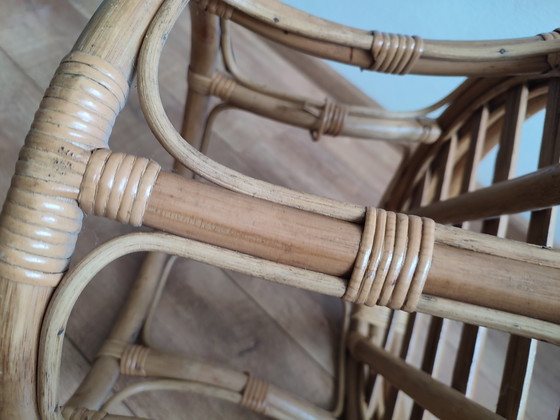 Image 1 of Taburete de ratán y bambú, mesa auxiliar, mesa pequeña