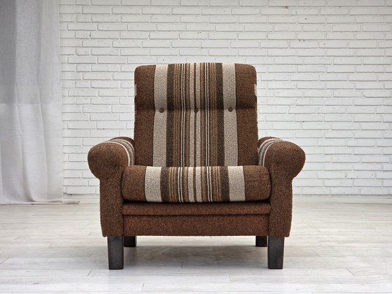 Image 1 of 1970, Deense clubfauteuil, originele wollen bekleding, zeer goede staat.