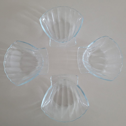 4 Vintage Pyrex-Muscheln