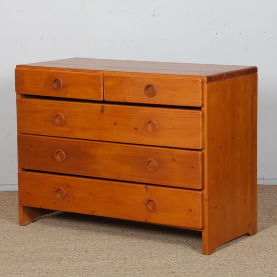 Image 1 of Grenenhouten ladekast, geselecteerd door Charlotte Perriand voor Les Arcs, 1960