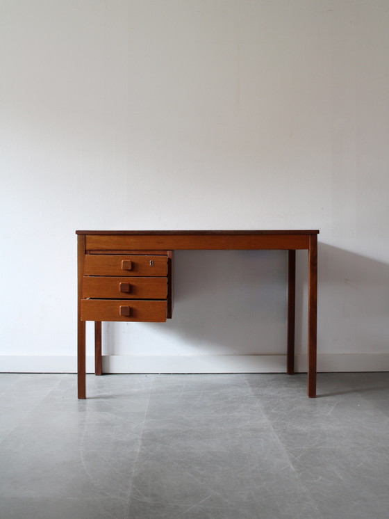 Image 1 of Vintage Deens bureau door Domino Møbler 