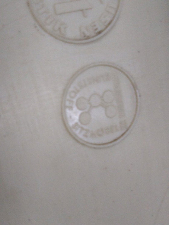 Image 1 of Chaise des années 70, époque spatiale