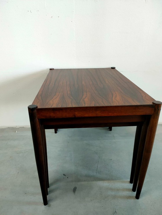 Image 1 of Tavolini laterali vintage in palissandro scandinavo/danese, tavolino portavaso, tavolino da caffè (impilabile)