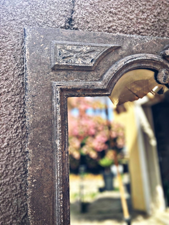 Image 1 of Large patinated mirror – Antique stone effect

