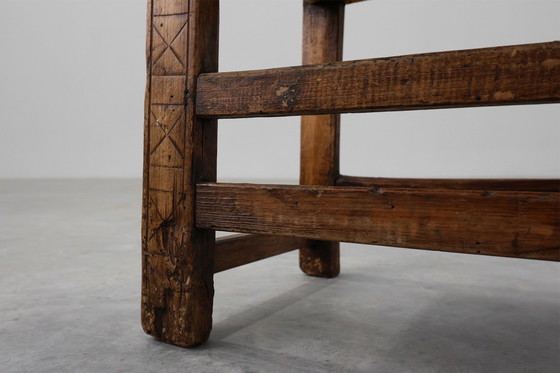 Image 1 of Sedia laterale spagnola in rovere intagliata a mano del XIX secolo con seduta in velluto