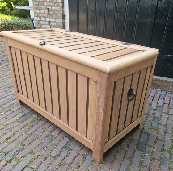 Image 1 of Teak royal chest, Cushion box, storage box