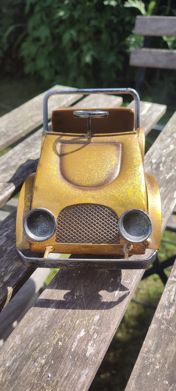 Image 1 of Voiture Vintage en Métal Style Industriel