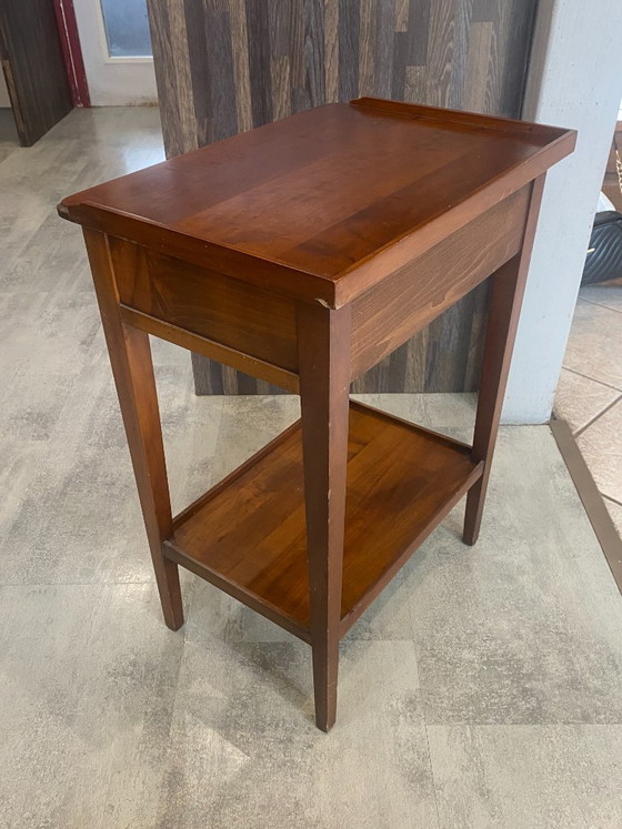 Image 1 of Table d’appoint 2 tiroirs merisier 1950