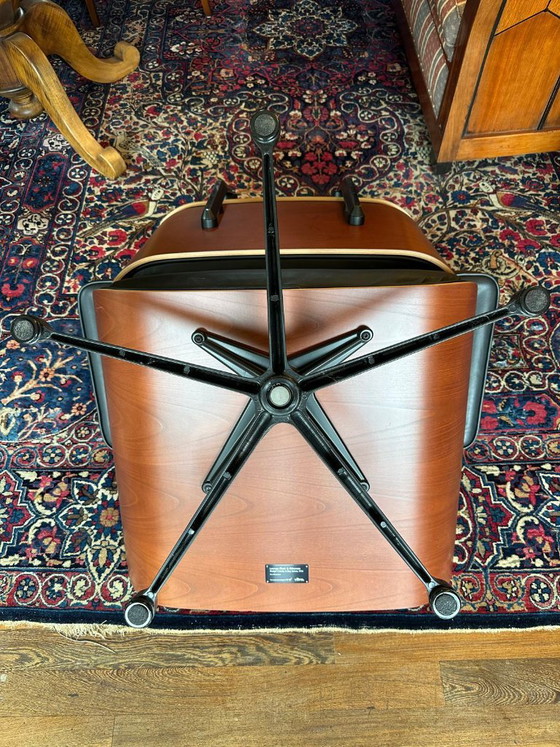 Vitra Eames Lounge Chair plus Ottoman WH:L – Poltrone, Leather, Wood (photo 12 of 13)