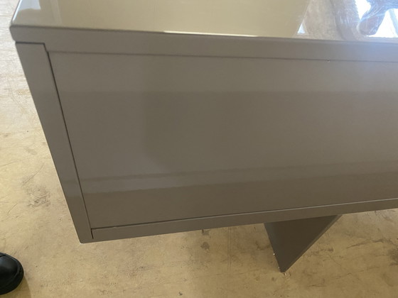 Image 1 of Capellini Uni/2 dressoir, couleur boue/taupe, hoogglans, 270 cm breef