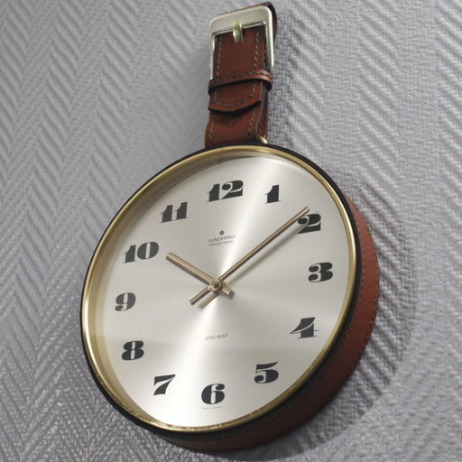 Reloj de pared vintage Junghans, marco de latón, correa de cuero, diseño modernista, años 70