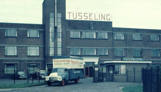 Image 1 of Vintage Jaren ‘60 Tijsseling Bureau