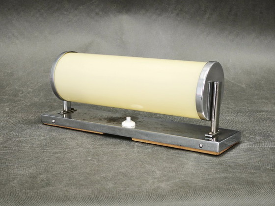 Image 1 of Bauhaus-Wandleuchte aus den 1930er Jahren mit Chrom und cremefarbenem Opalglas, Tschechoslowakei