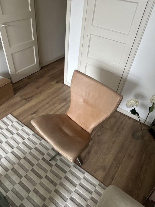 Sedia girevole in pelle Conform Gyro