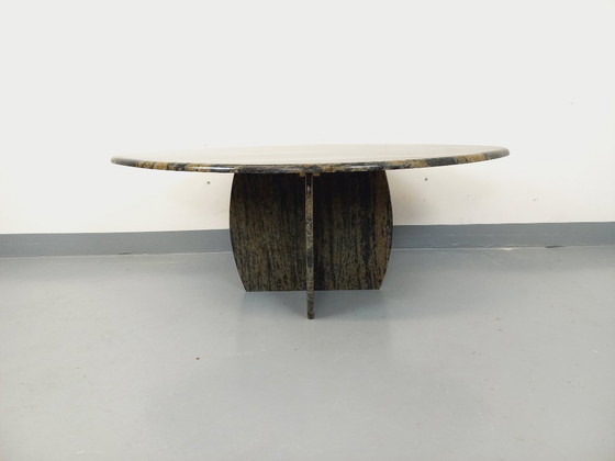 Image 1 of Vintage ovale marmeren salontafel uit de jaren 70