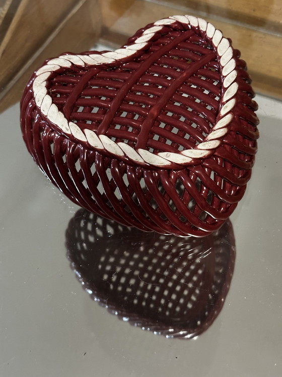 Image 1 of Vassoio portagioie/centrotavola a forma di cuore in ceramica intrecciata - stile Massier anni '50