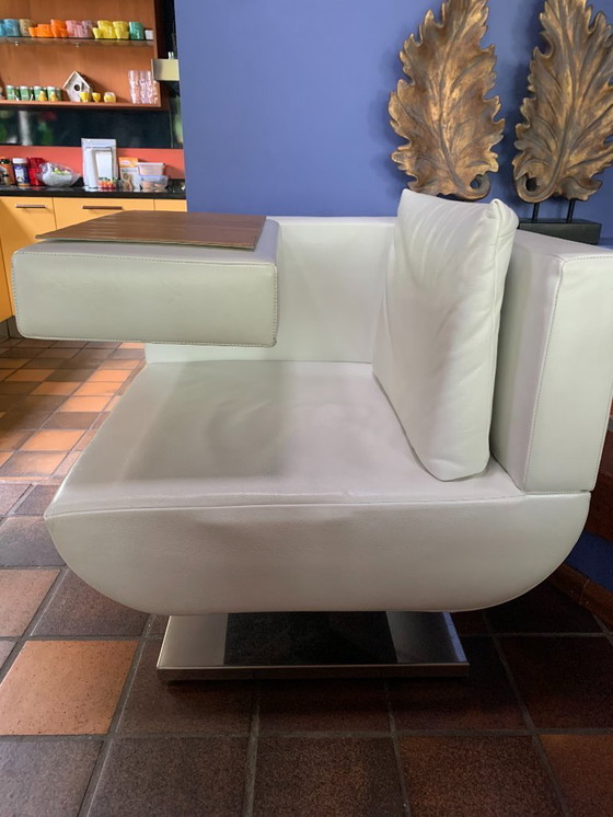 Image 1 of Sillón de diseño Jori Chillap de cuero Konia blanco