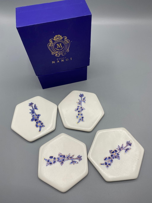 Maison Manoï – Lot de 4 sous-verres en porcelaine à fleurs bleues – Bát Tràng – decoratieve objecten