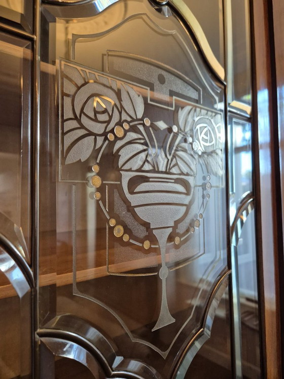 Monumentaler Schrank/Buffet im Jugendstil mit Bücherregalen (Nussbaum & Marmor) – Buffetschränke, Glass (photo 6 of 16)